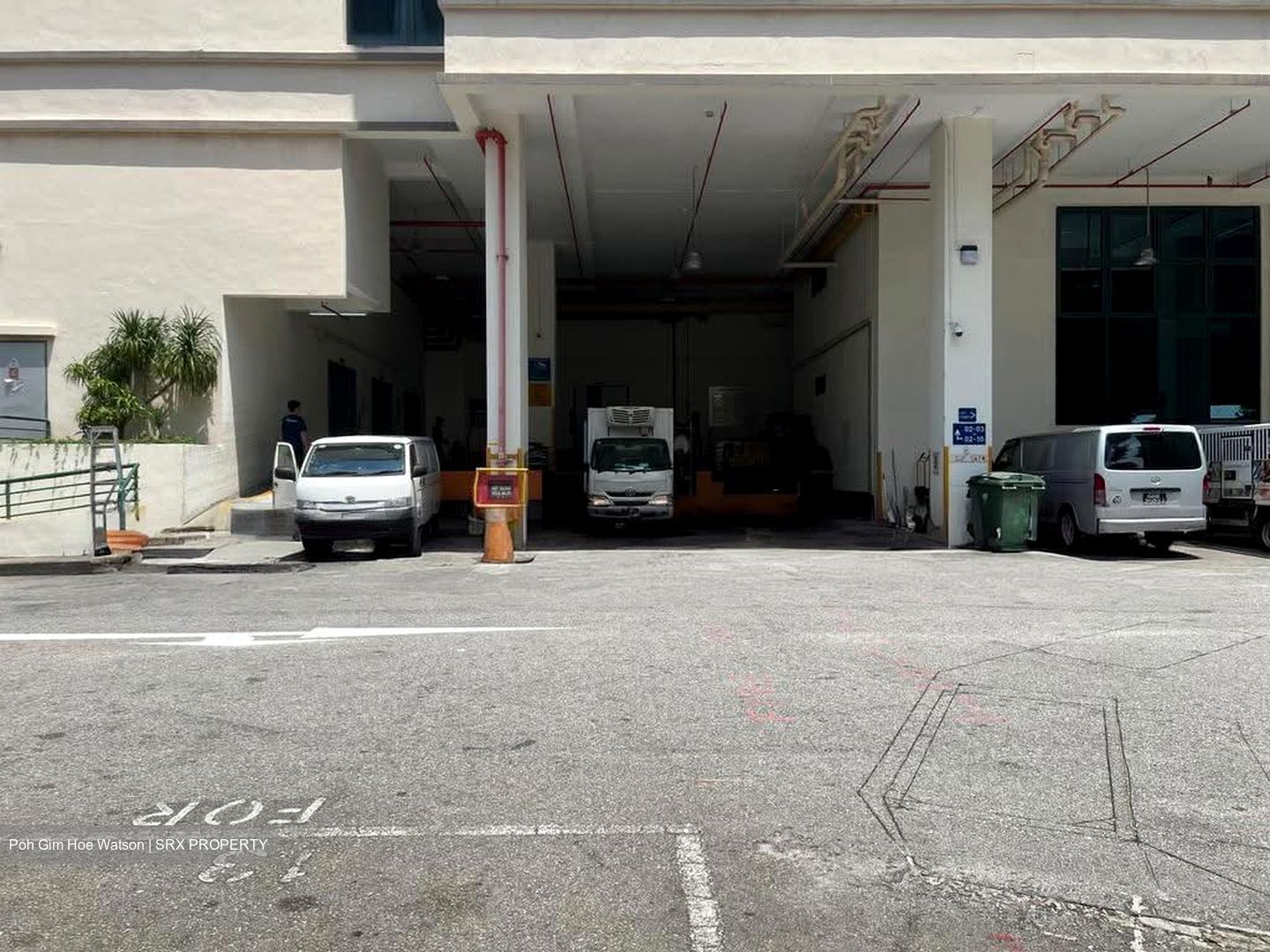 Csi Distribution Centre (D19), Factory #613105601
